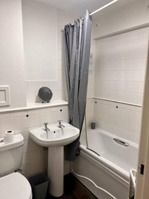 Trendy One Bedroom Apartment Glasgow Buitenkant foto