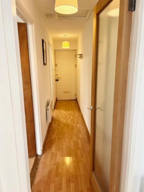 Trendy One Bedroom Apartment Glasgow Buitenkant foto
